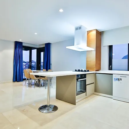 Ξενοδοχείο με διαμερίσματα Mene 4*