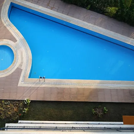 Ξενοδοχείο με διαμερίσματα Mene