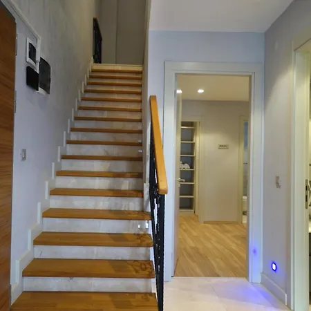 Aparthotel Mene 4*